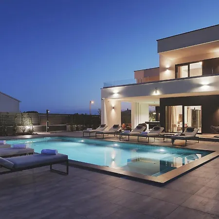 Ula Holiday home *